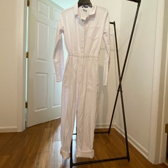 BRAND NEW WHITE MODERN UTILITY JUMPSUIT - Picture 3 of 5
